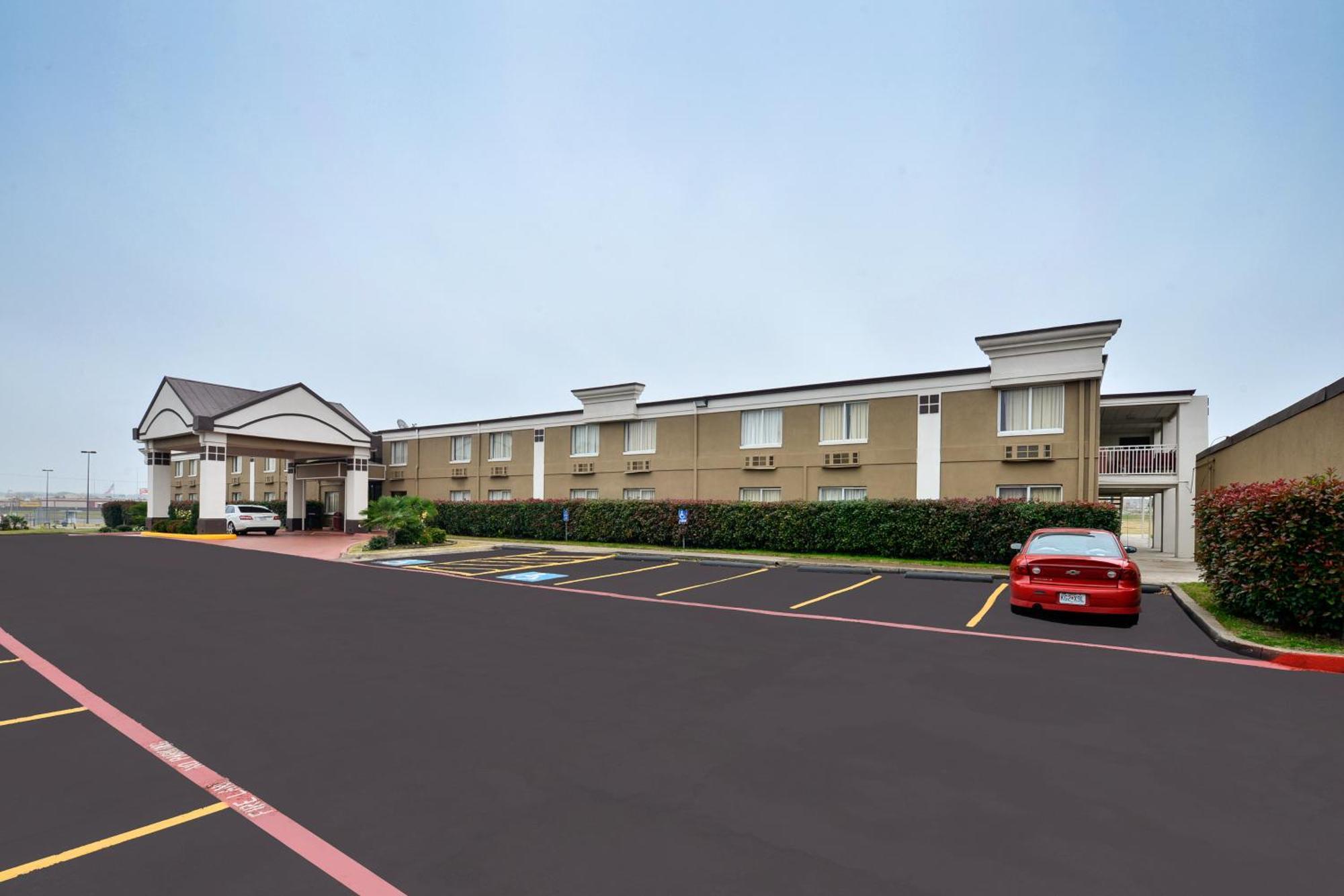 Super 8 By Wyndham Grand Prairie North Motel Buitenkant foto