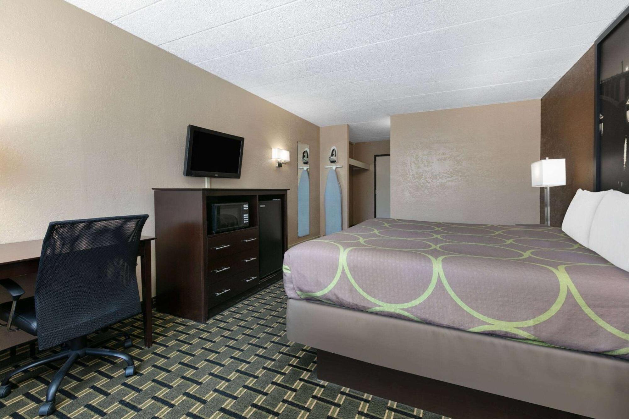 Super 8 By Wyndham Grand Prairie North Motel Buitenkant foto