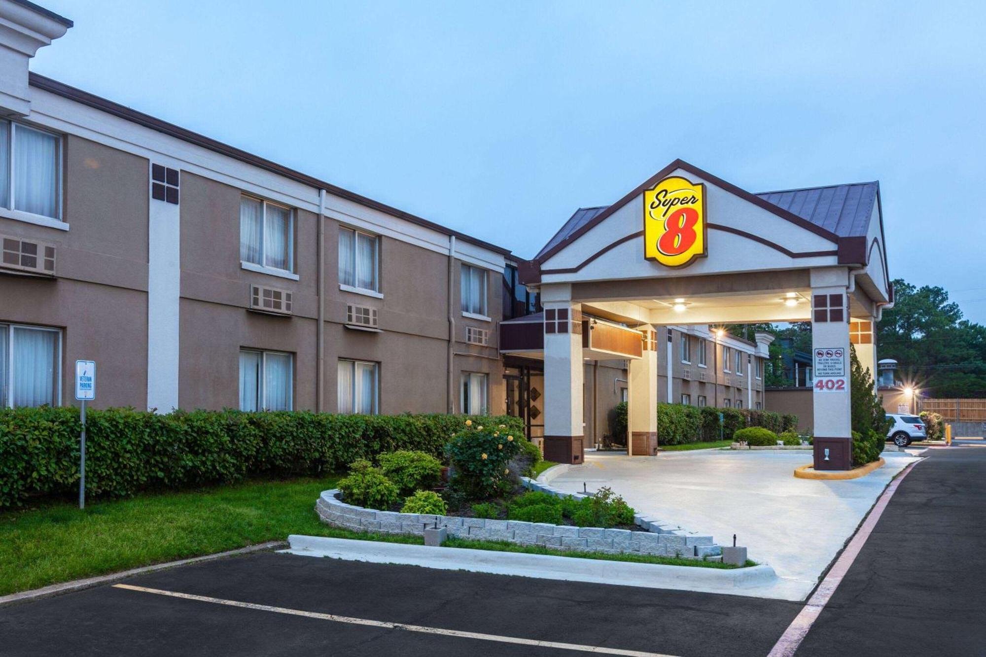 Super 8 By Wyndham Grand Prairie North Motel Buitenkant foto
