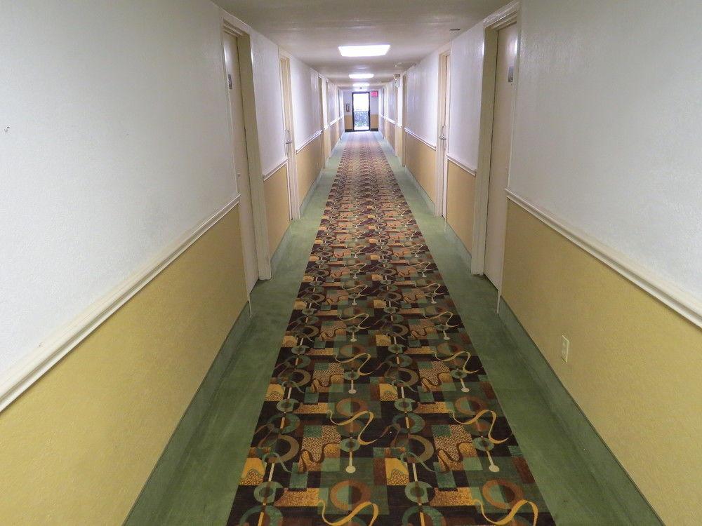 Super 8 By Wyndham Grand Prairie North Motel Buitenkant foto