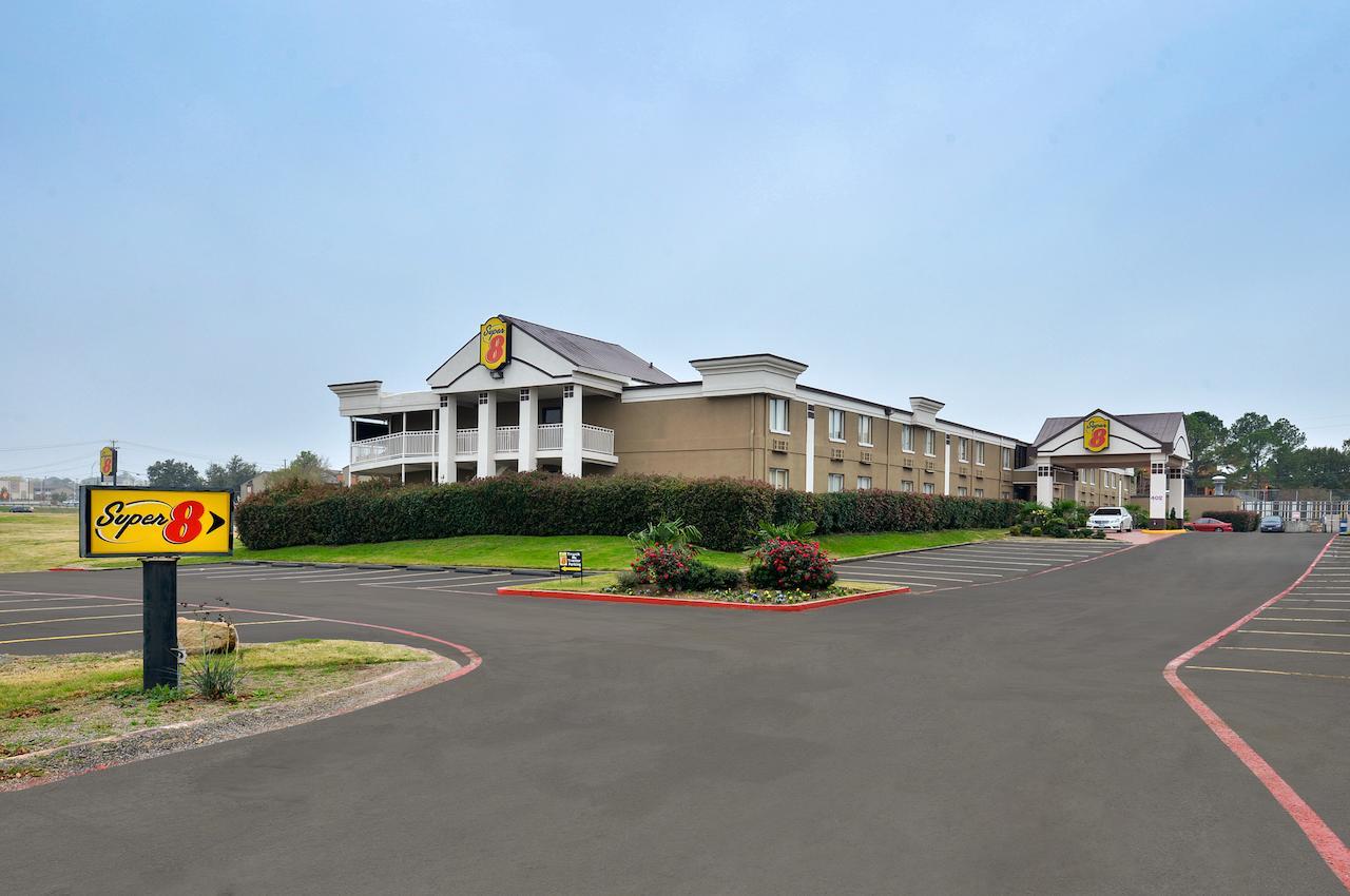Super 8 By Wyndham Grand Prairie North Motel Buitenkant foto