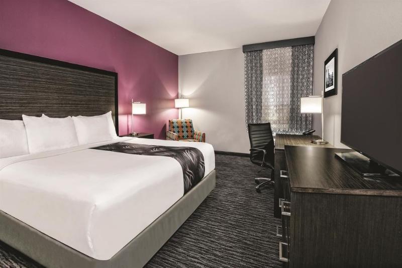Super 8 By Wyndham Grand Prairie North Motel Buitenkant foto
