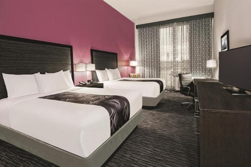 Super 8 By Wyndham Grand Prairie North Motel Buitenkant foto